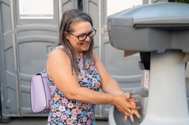 Best Portable toilet rental cost  in Fair Plain, MI